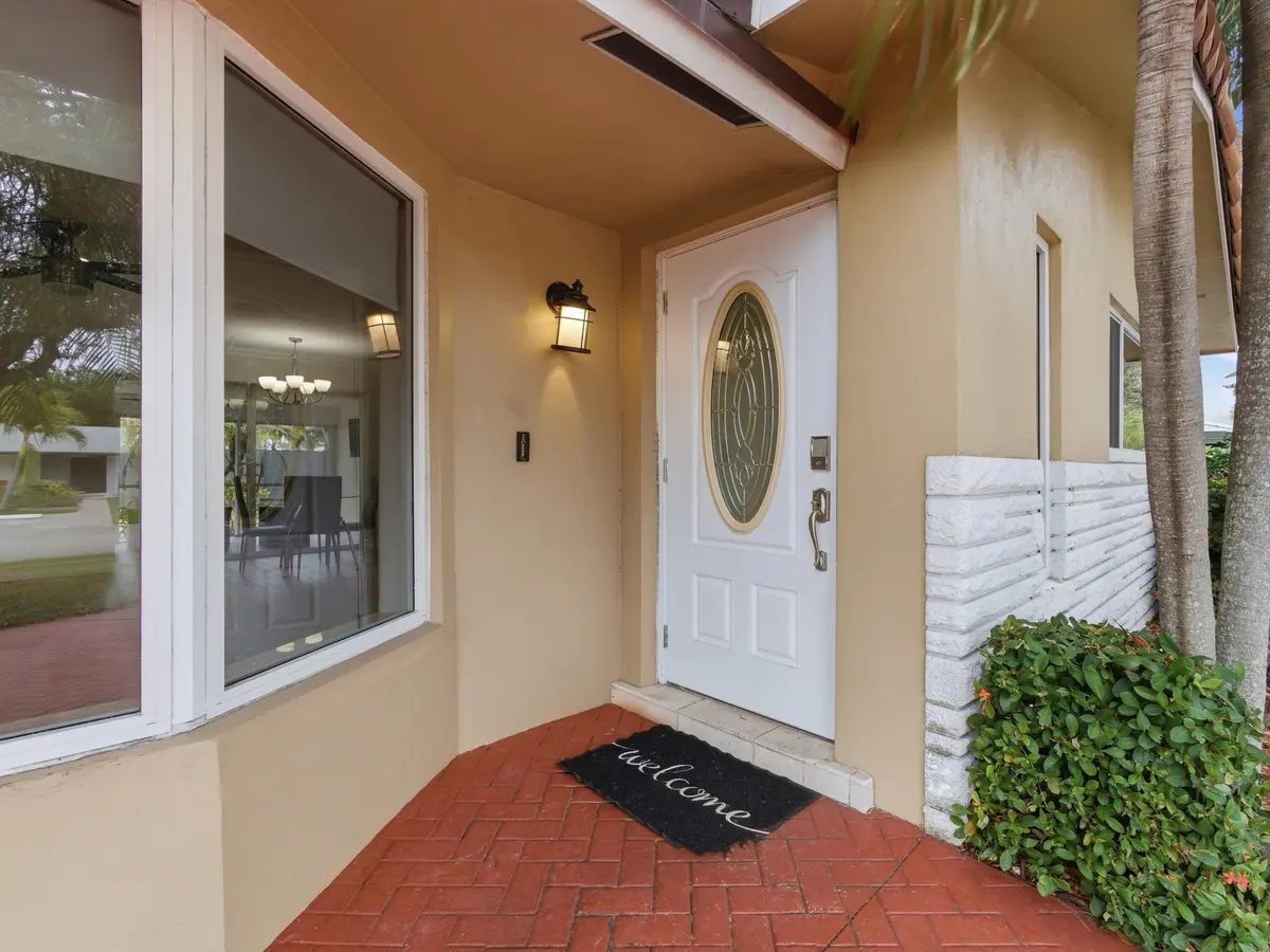 Entry Porch at 1921 NE 28th Court, Lighthouse Point