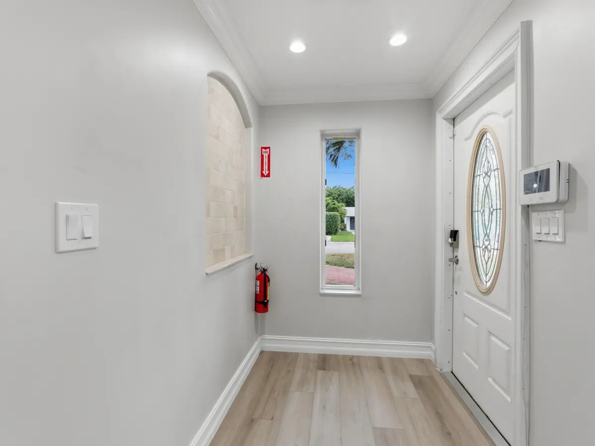 Foyer at 1921 NE 28th Court, Lighthouse Point