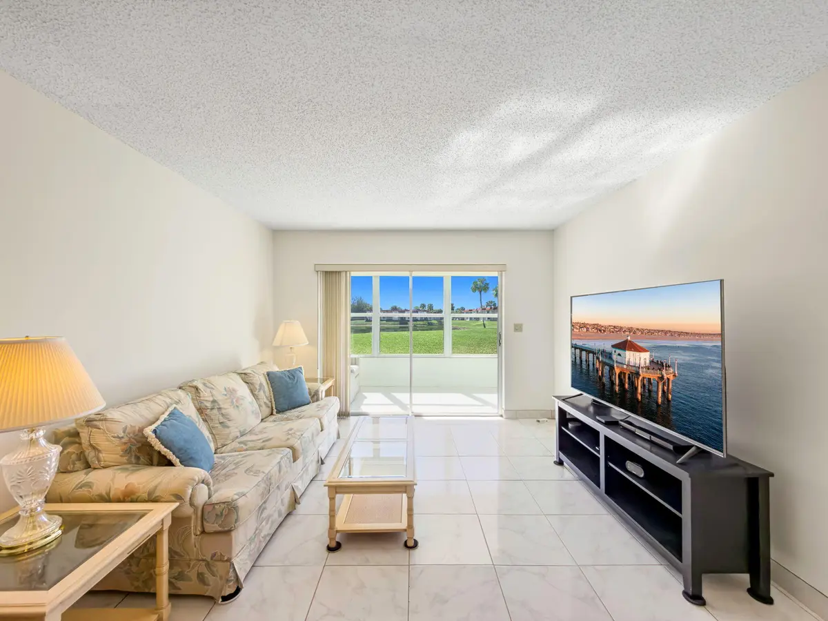 LIVING ROOM at 352 Lake Frances Drive, West Palm Beach