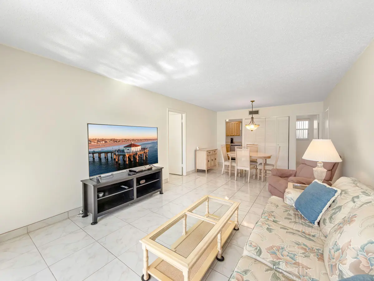 LIVING ROOM at 352 Lake Frances Drive, West Palm Beach