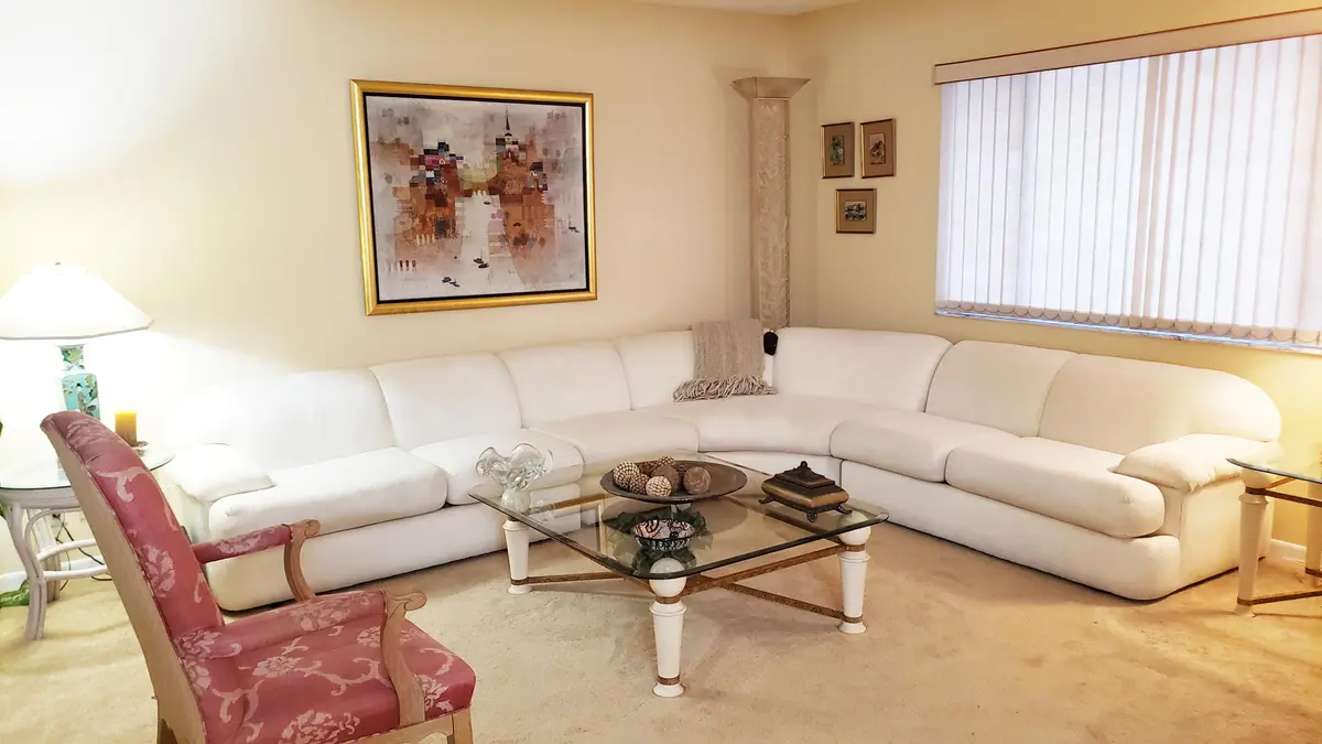 Living room at 15072 Ashland Place 143, Delray Beach