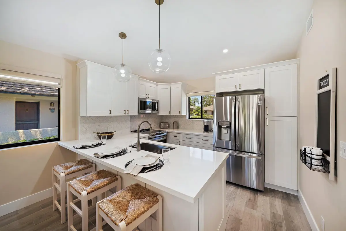 Kitchen at 821 Club Drive, Palm Beach Gardens