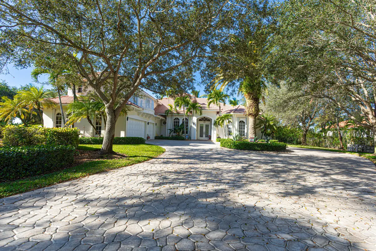 Front View at 2695 Greenbriar Boulevard, Wellington