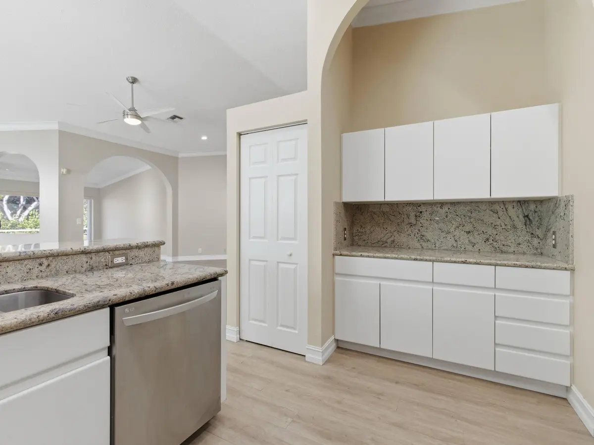 Kitchen 5 at 9734 Harbour Lake Circle, Boynton Beach