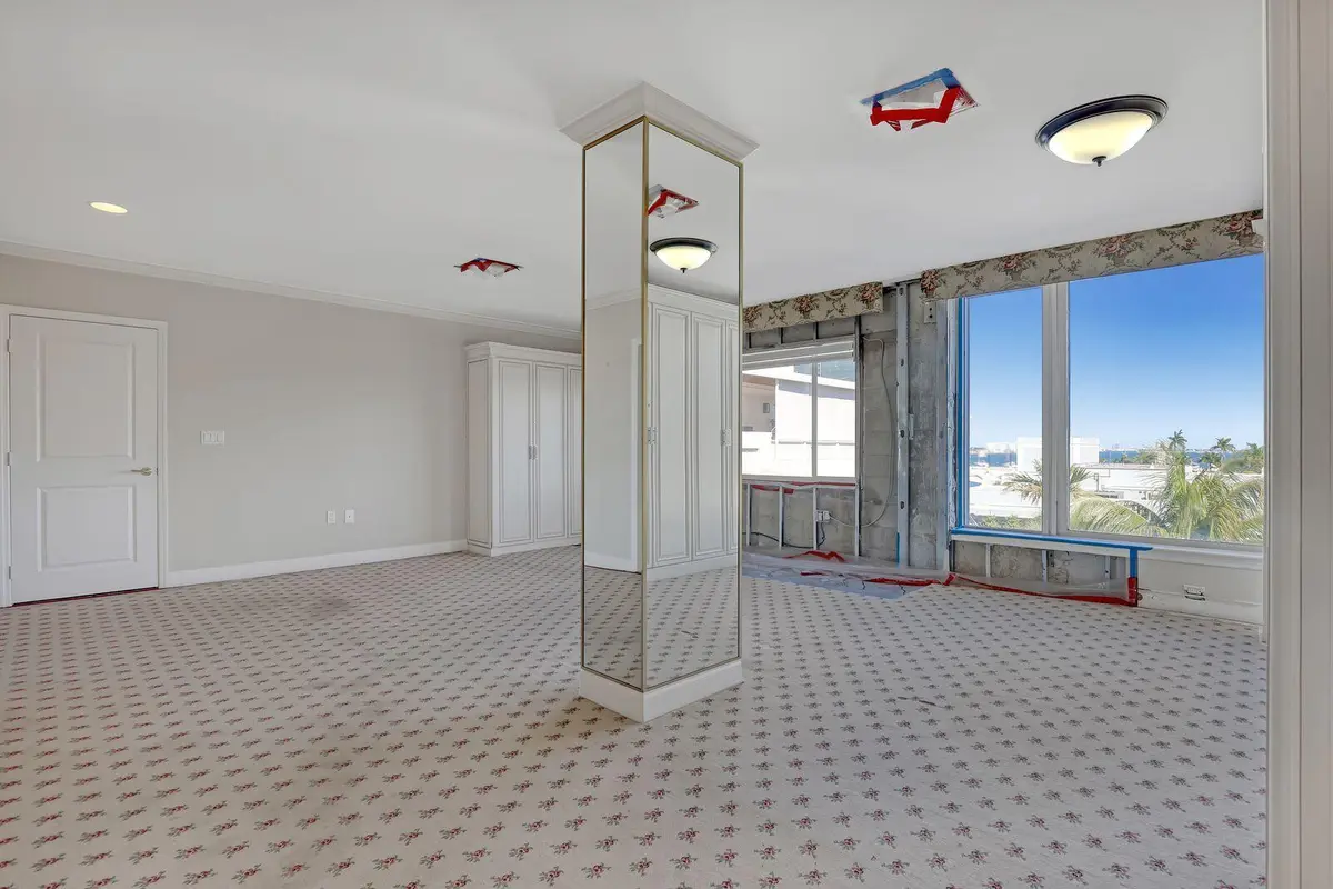 3k5PAs8A at 44 Cocoanut Row 420/421 A, Palm Beach