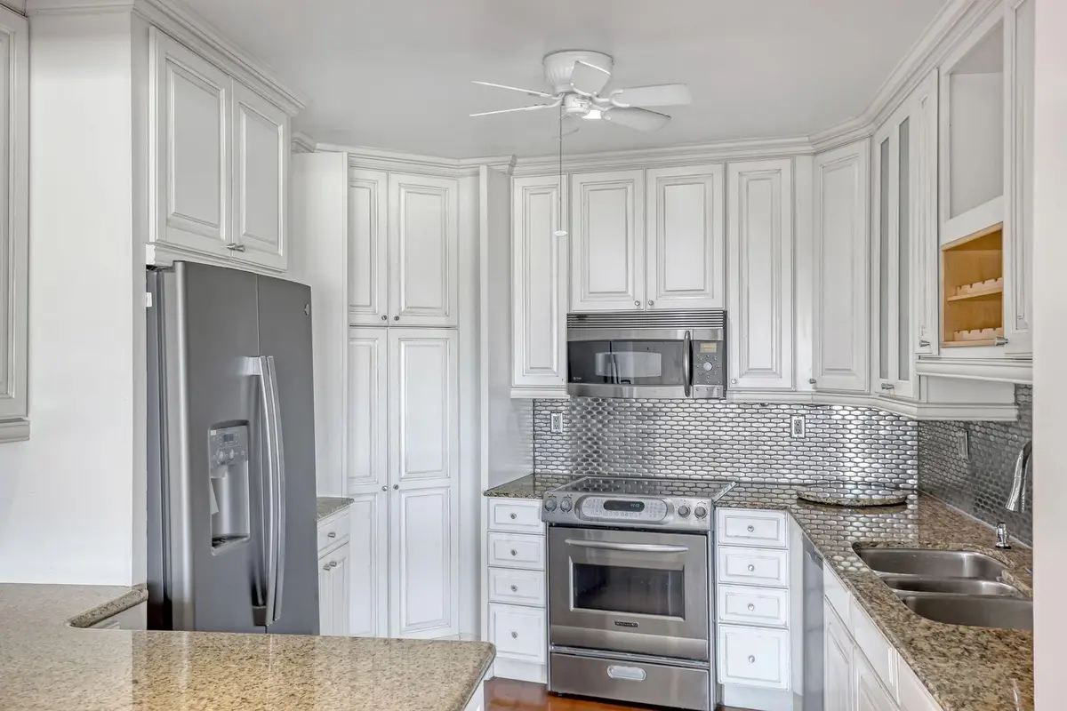 53cdZQjA at 44 Cocoanut Row 420/421 A, Palm Beach