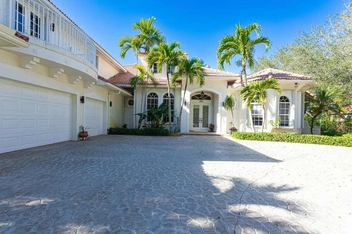 casa-6_1 at 2695 Greenbriar Boulevard, Wellington