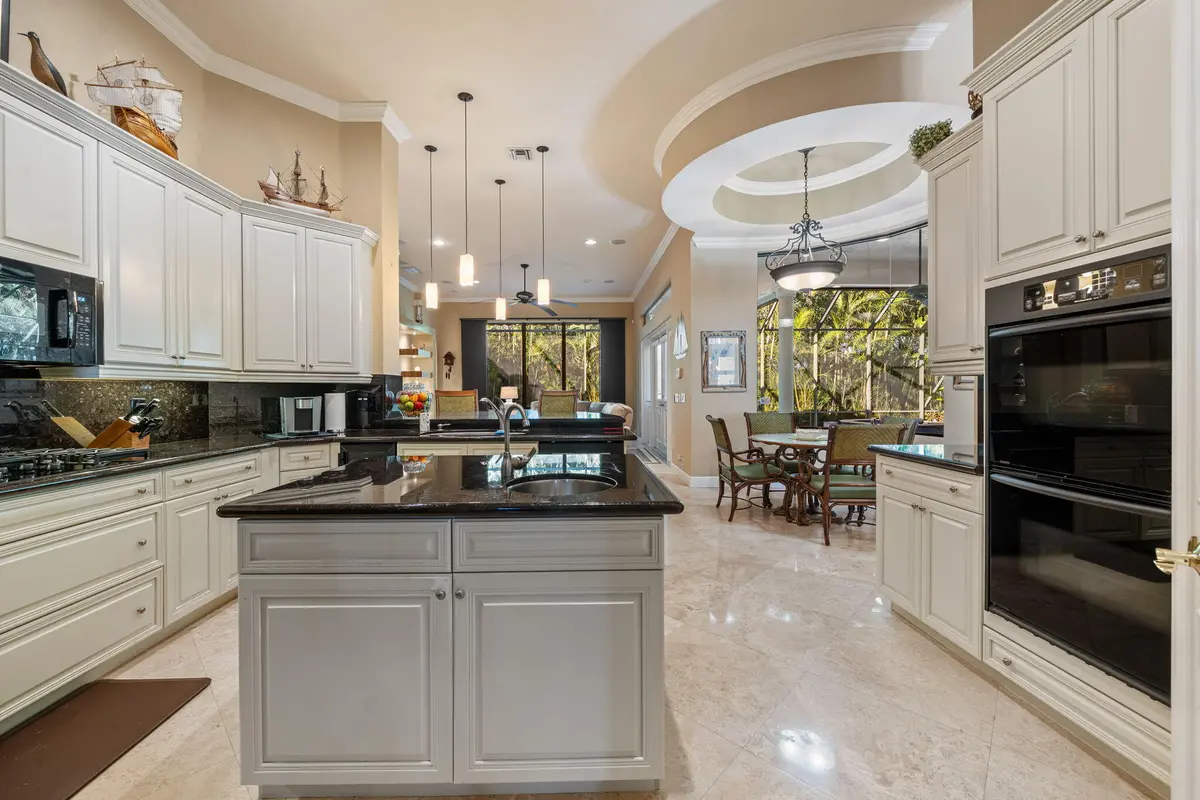 34-web-or-mls-DSC08147 at 10710 Versailles Boulevard, Wellington