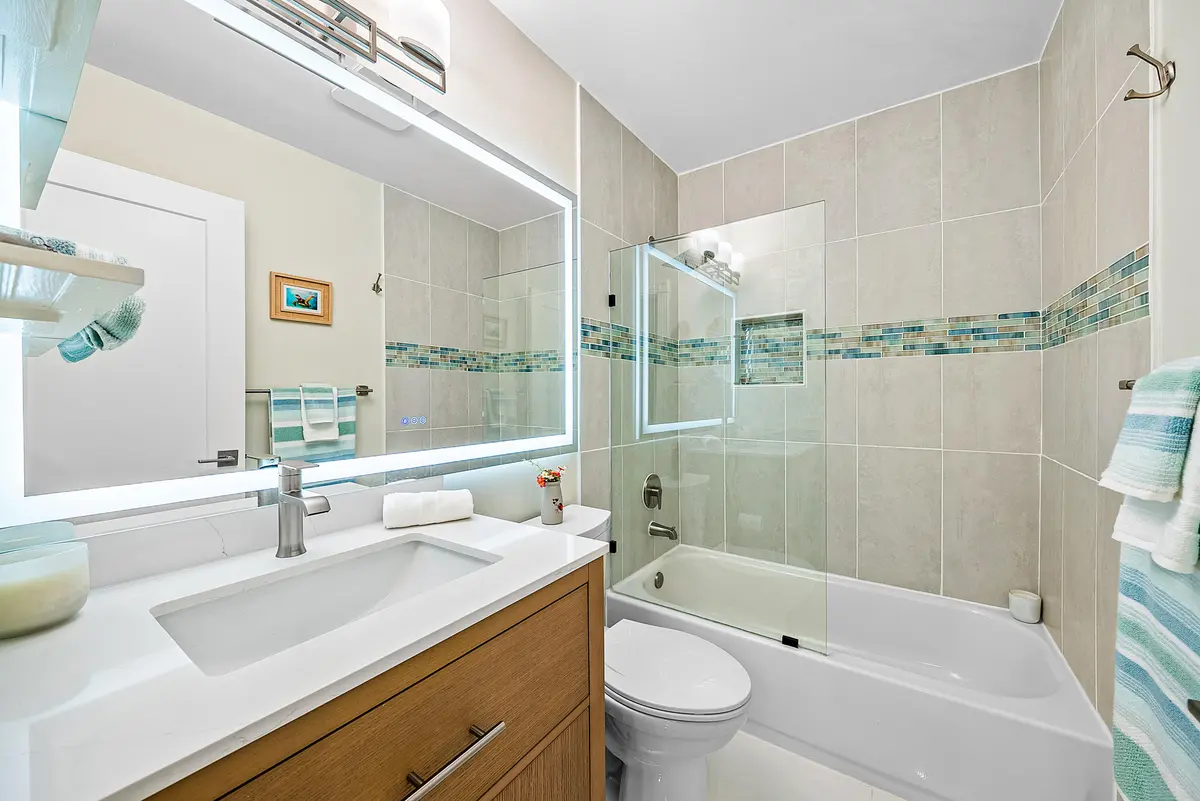 New Guest Bath at 2016 SW 29th Court 5b1, Delray Beach