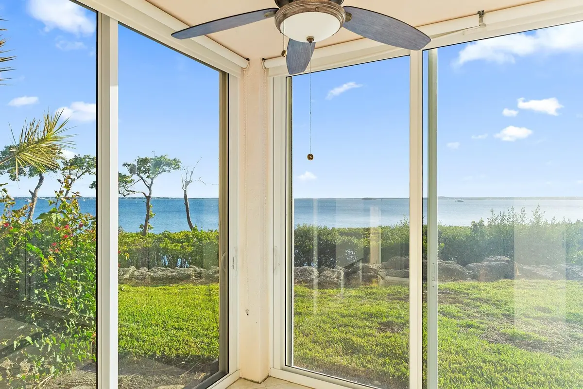 037-5800NortheastIslandCoveWay-2107-Stua at 5800 NE Island Cove Way 2107, Stuart