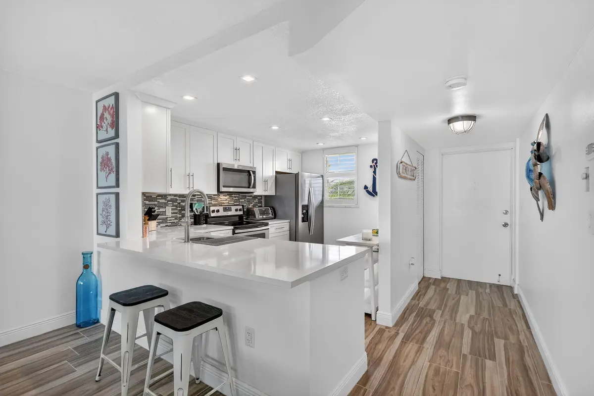 19-web-or-mls-7R7A8163 at 9940 S Ocean Drive 202, Jensen Beach