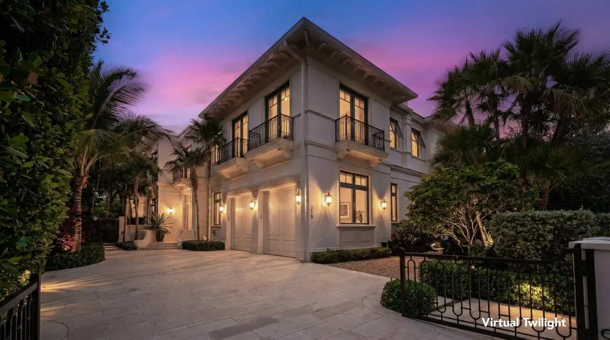 01-Fromt at 218 Brazilian Avenue, Palm Beach