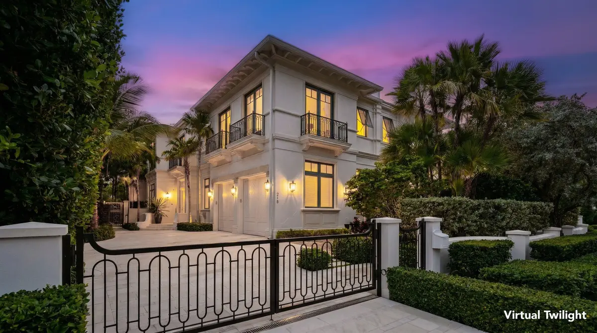 03-Front at 218 Brazilian Avenue, Palm Beach