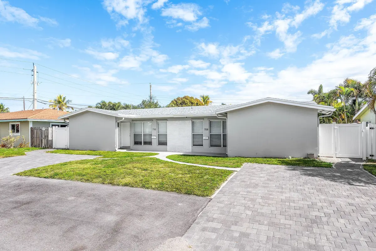 003-708Northeast23rdAvenue-PompanoBeach- at 708-710 NE 23rd Avenue, Pompano Beach