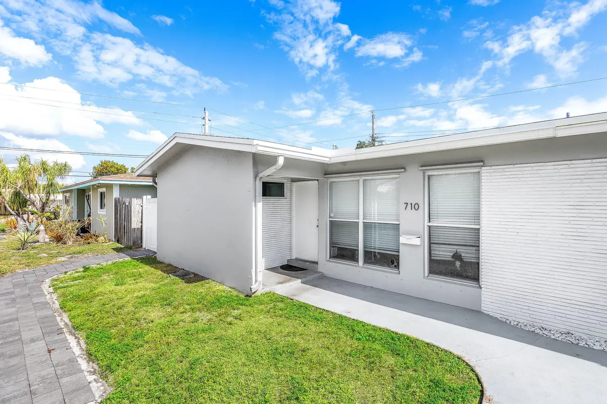 004-708Northeast23rdAvenue-PompanoBeach- at 708-710 NE 23rd Avenue, Pompano Beach