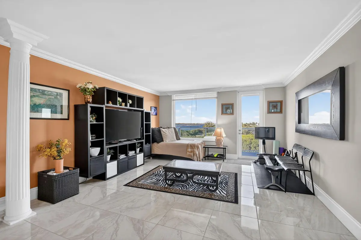 12-web-or-mls-DSC_7344 at 3450 S Ocean Boulevard 423, Palm Beach