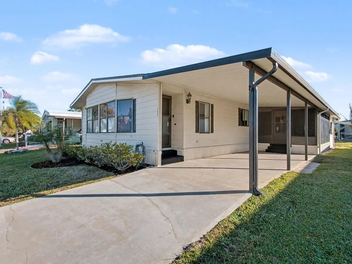 21-web-or-mls-003 (3) at 7843 SE Saratoga Drive, Hobe Sound
