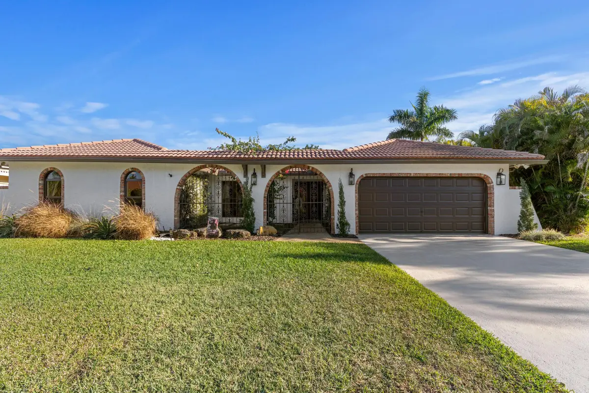 Front at 20032 Back Nine Drive, Boca Raton