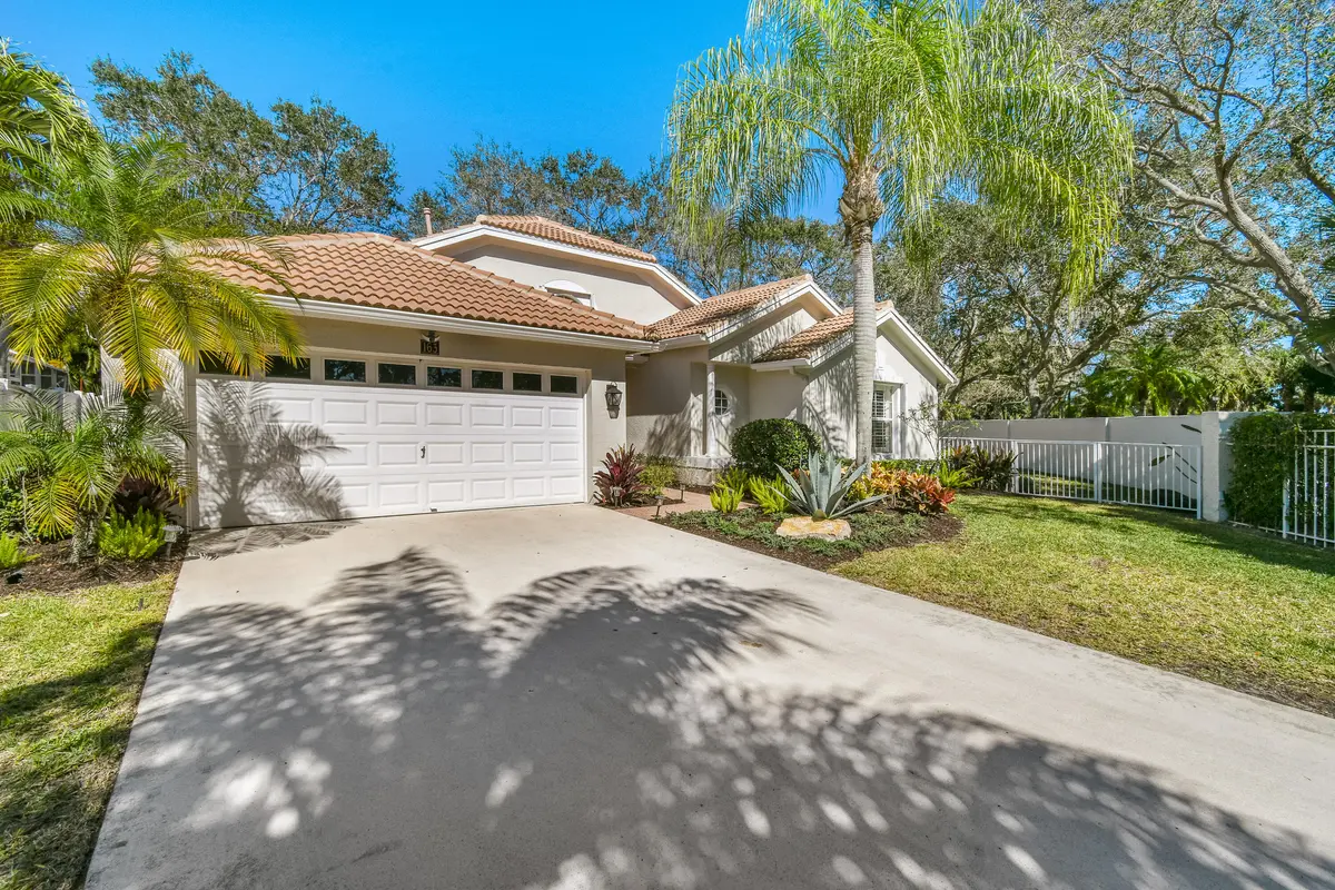 Corner lot of cul-de-sac at 163 Spoonbill Court, Jupiter