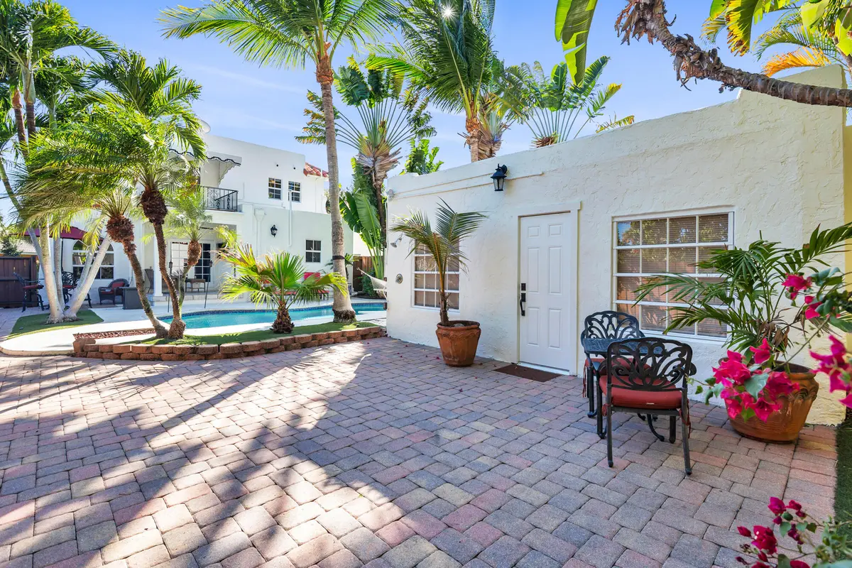 Guest house at 137 Edgewood Drive, West Palm Beach