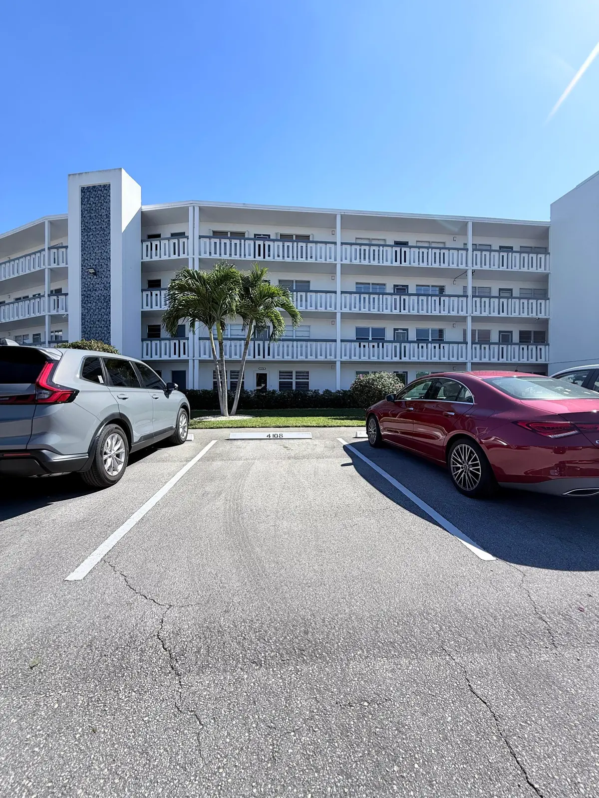 Outside Building at 4108 Oakridge V 4108, Deerfield Beach