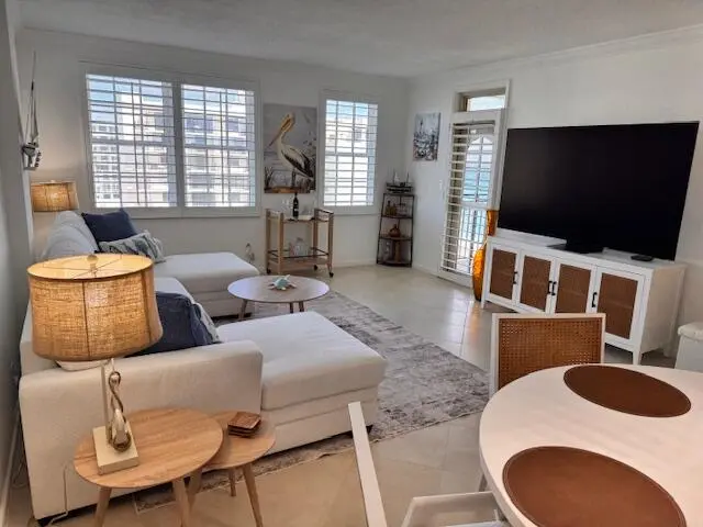 Living Area + at 3475 S Ocean Boulevard 6110, Palm Beach