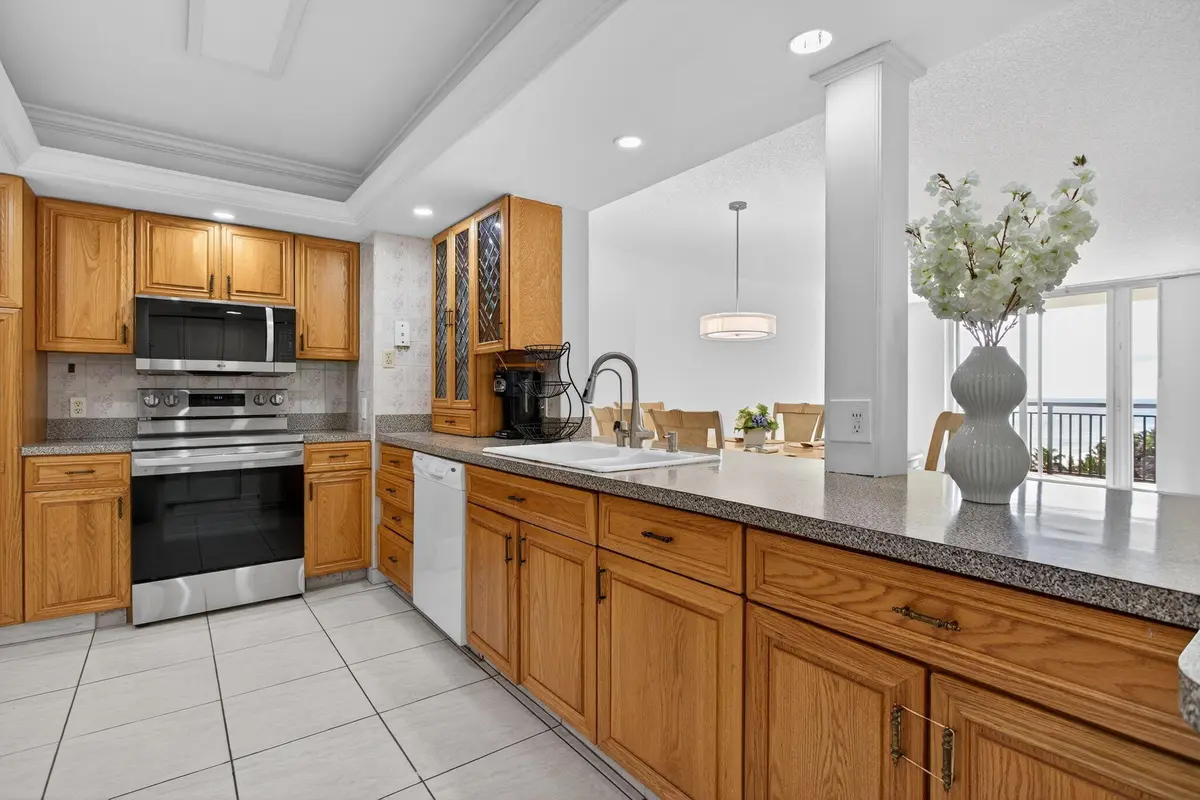 23-web-or-mls-1147-3725 at 1147 Hillsboro Mile 908, Hillsboro Beach