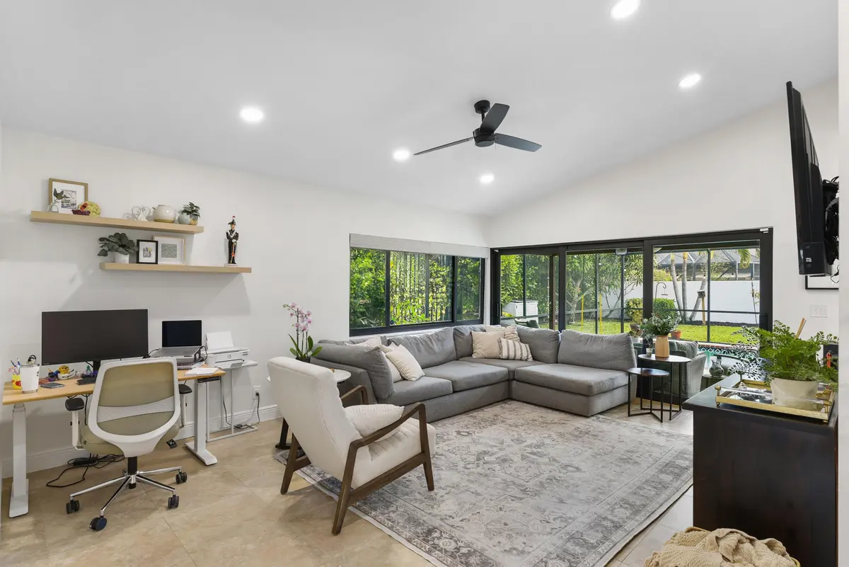 Living at 7646 Solimar Circle, Boca Raton