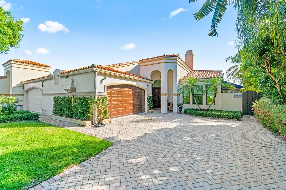Front Exterior at 14170 Calypso Lane, Wellington