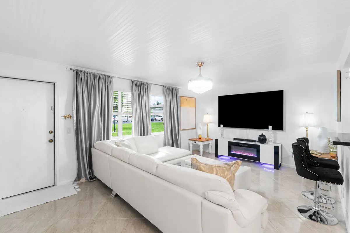 Living Room 2 at 340 Horizons 102, Boynton Beach