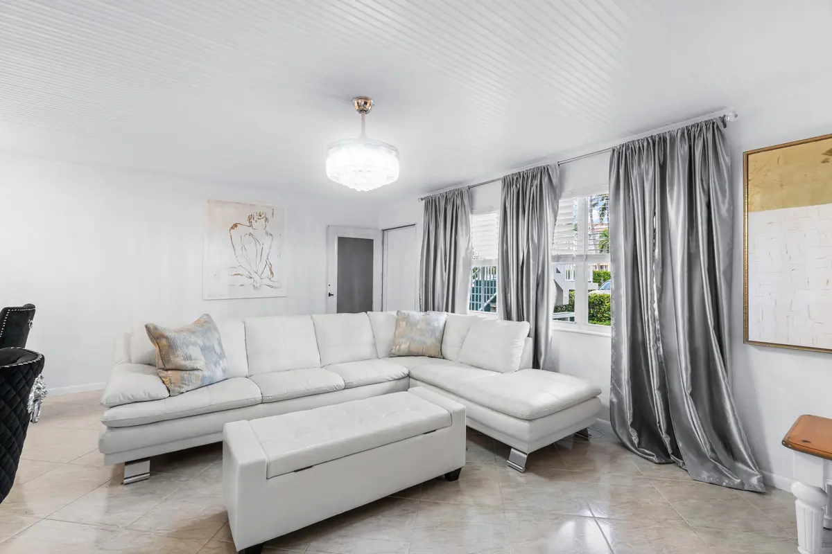 Living Room 3 at 340 Horizons 102, Boynton Beach