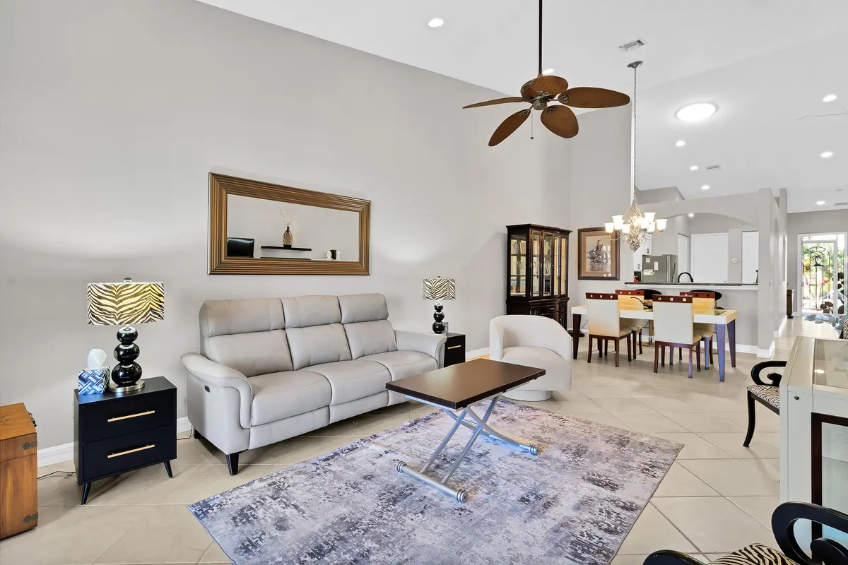 Living Room at 6515 Oxford Circle 103, Vero Beach