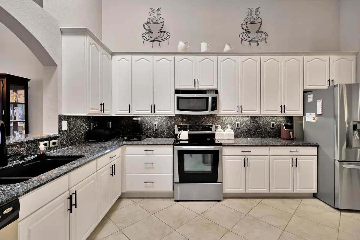 Kitchen at 6515 Oxford Circle 103, Vero Beach