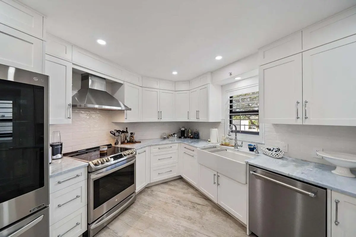 20210530144734590458000000-o at 19800 S Sandpointe Bay Drive 210, Tequesta