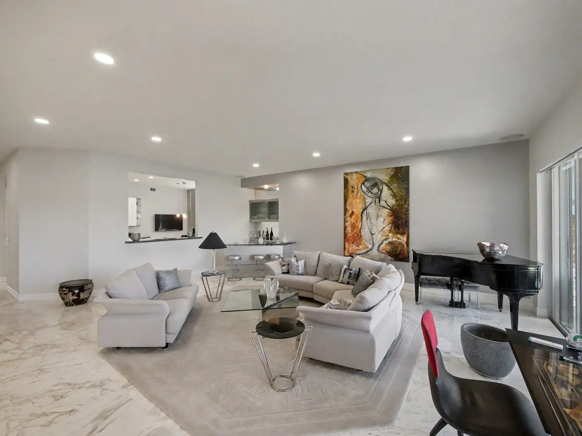 7-web-or-mls-013 at 118 Palm Bay Dr. A, Palm Beach Gardens