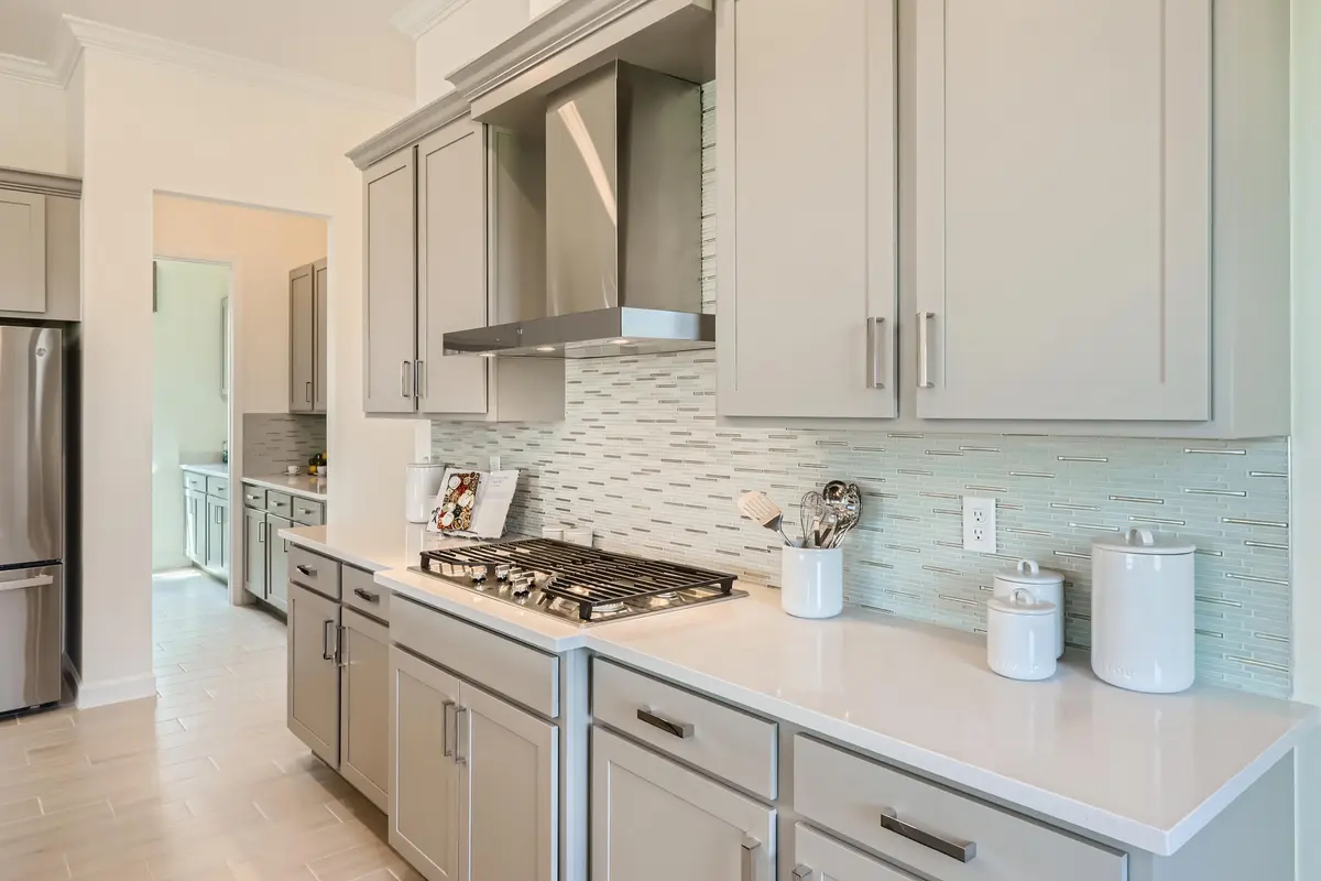 gas cook top_decorative hood_2of2_F1 at 470 SE Fascino Circle, Port St. Lucie