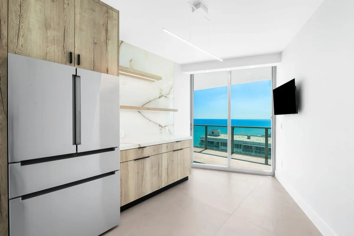 Kitchen at 3101 S Ocean Drive 1807, Hollywood