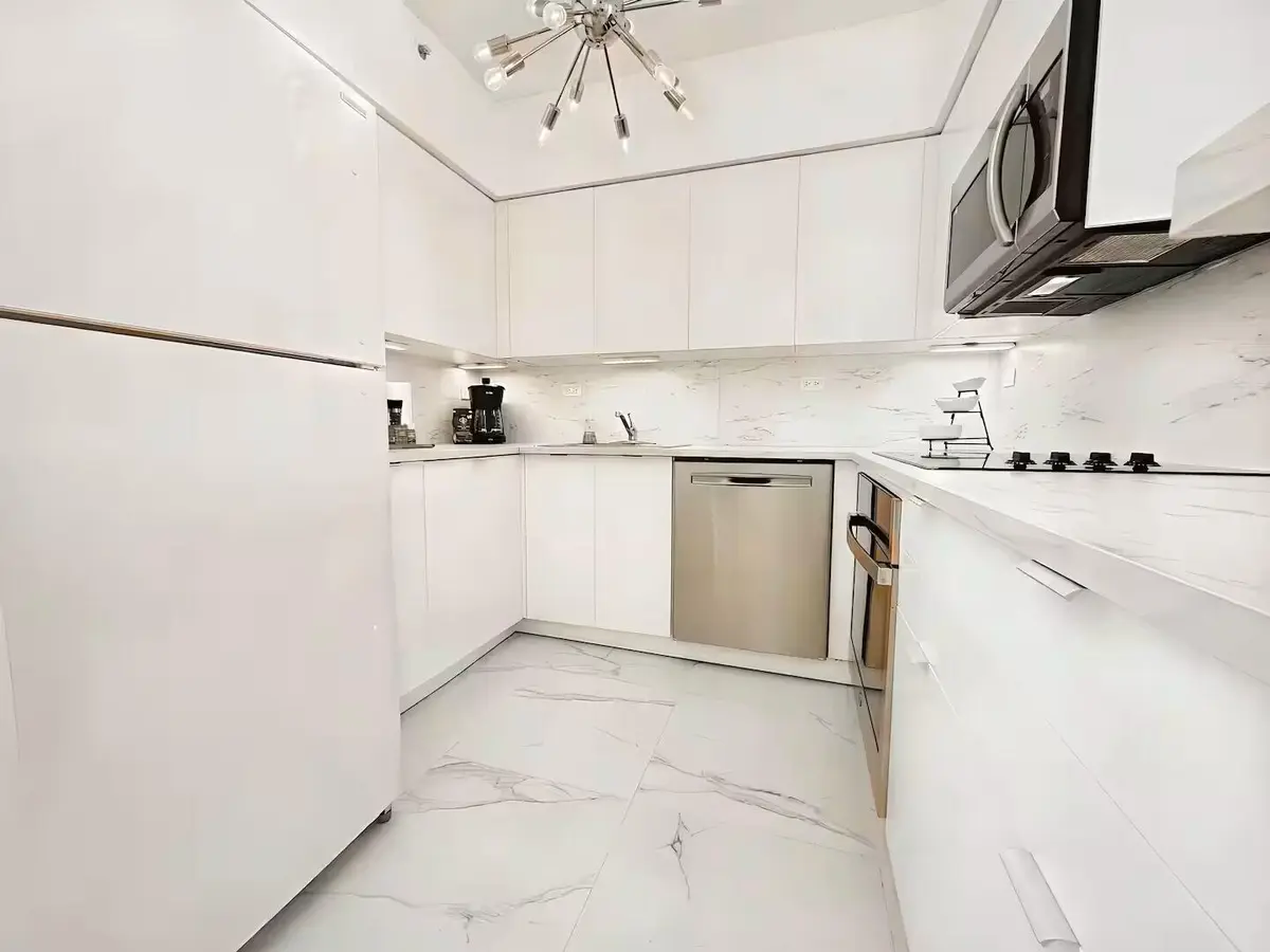 72b49860-1a78-4abd-8206-e9e221cc1947 at 1500 Bay Road 1244s, Miami Beach