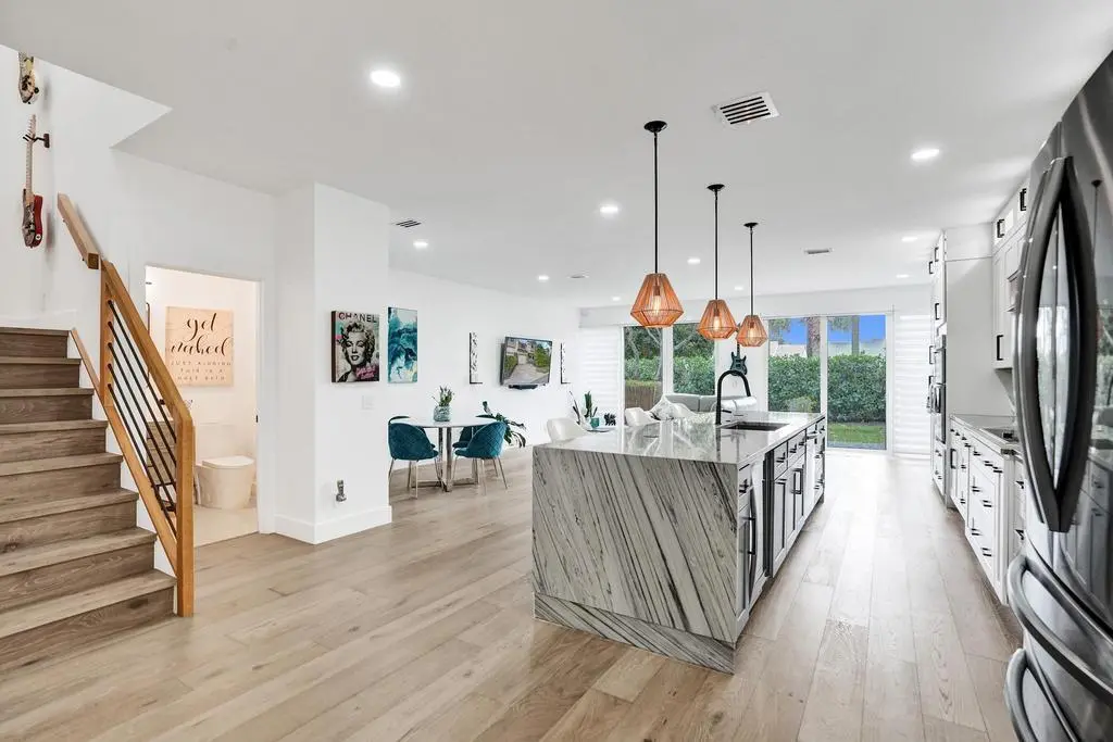 Entertainers Dream at 6800 Via Regina, Boca Raton