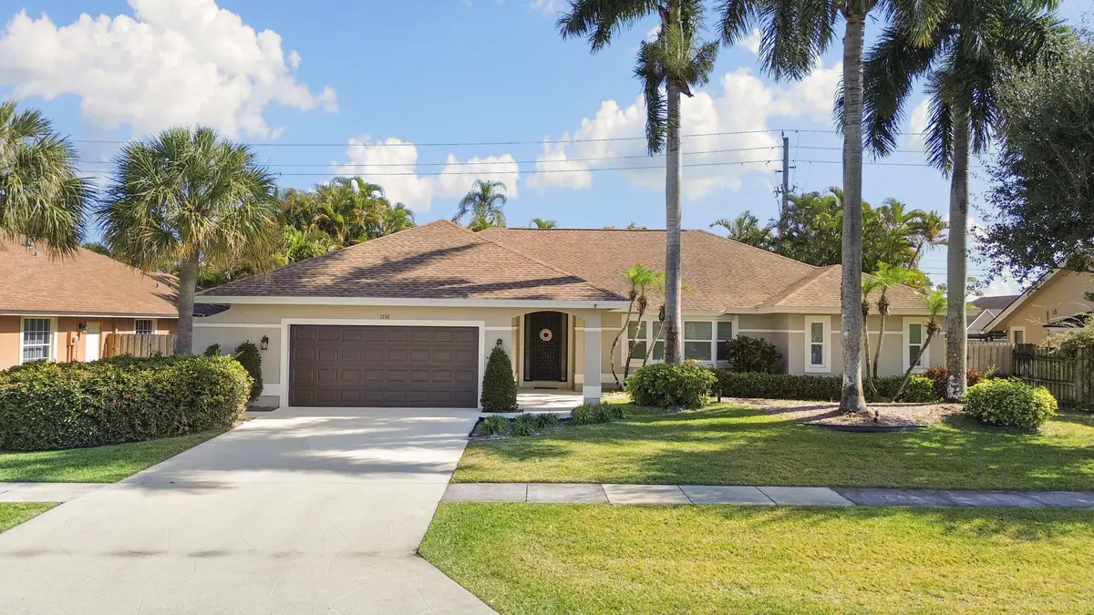 1558 Farmington Ave at 1558 Farmington Avenue, Wellington