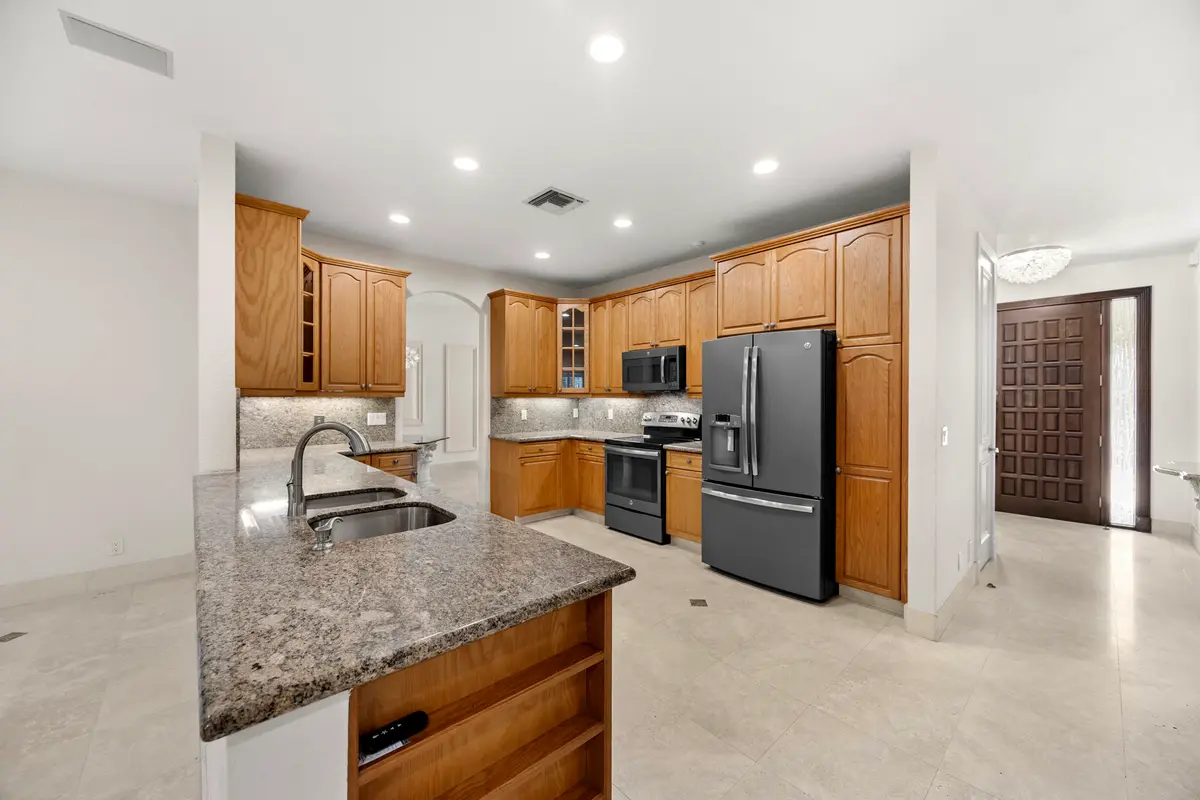 1558 Farmington Ave at 1558 Farmington Avenue, Wellington