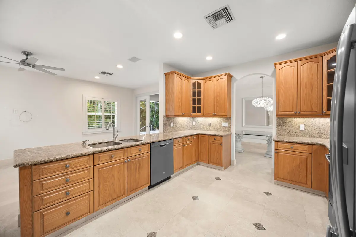 1558 Farmington Ave at 1558 Farmington Avenue, Wellington