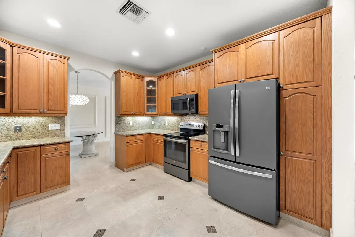 1558 Farmington Ave at 1558 Farmington Avenue, Wellington