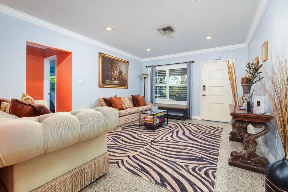 b4 at 145 SE 3rd Avenue, Boynton Beach