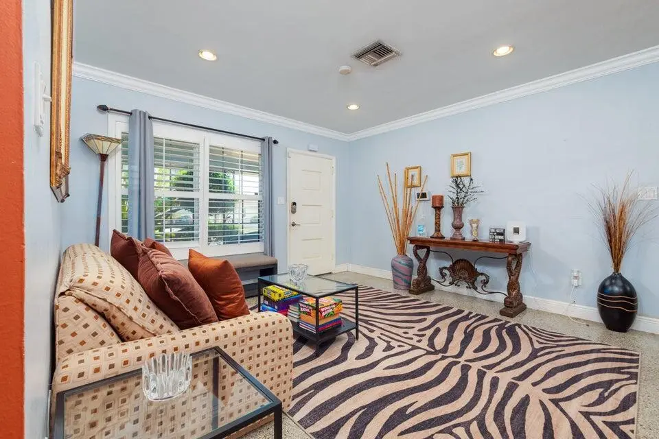 b5 at 145 SE 3rd Avenue, Boynton Beach