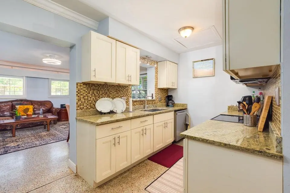 b15 at 145 SE 3rd Avenue, Boynton Beach