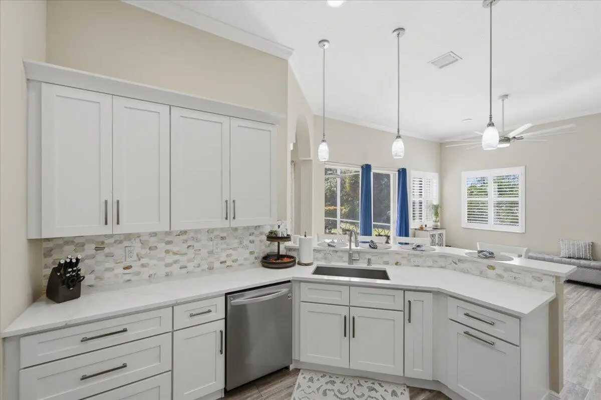 38-DSC3782 at 499 NW Blue Lake Drive, Port St. Lucie