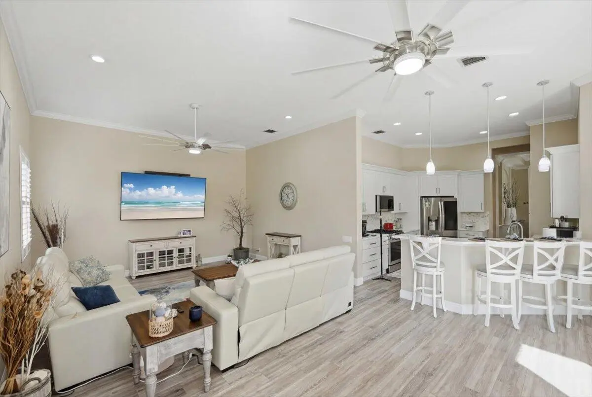 48-DSC3820 at 499 NW Blue Lake Drive, Port St. Lucie