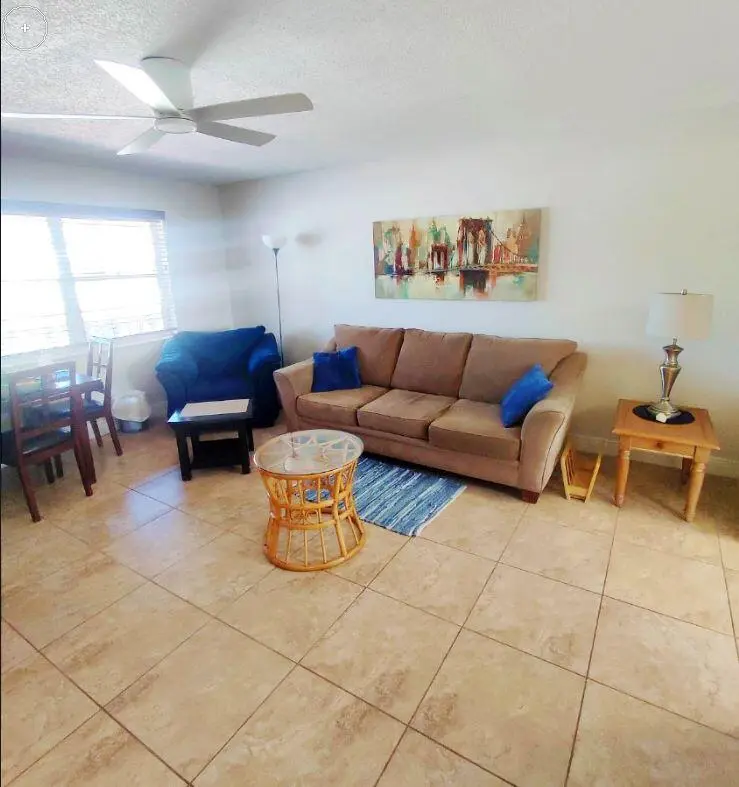 1.2 LR 205 new paint at 801 Hummingbird Way 205, North Palm Beach