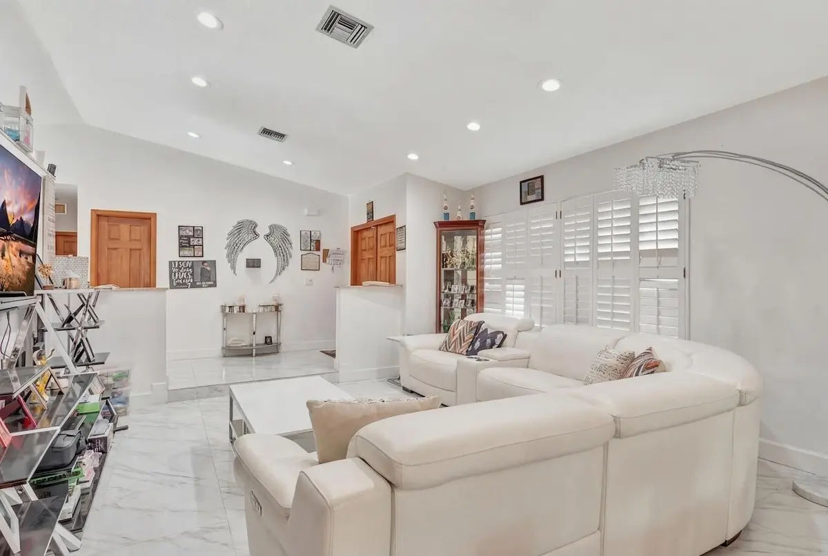 7-web-or-mls-001L8596 at 1280 NW 114th Avenue, Coral Springs